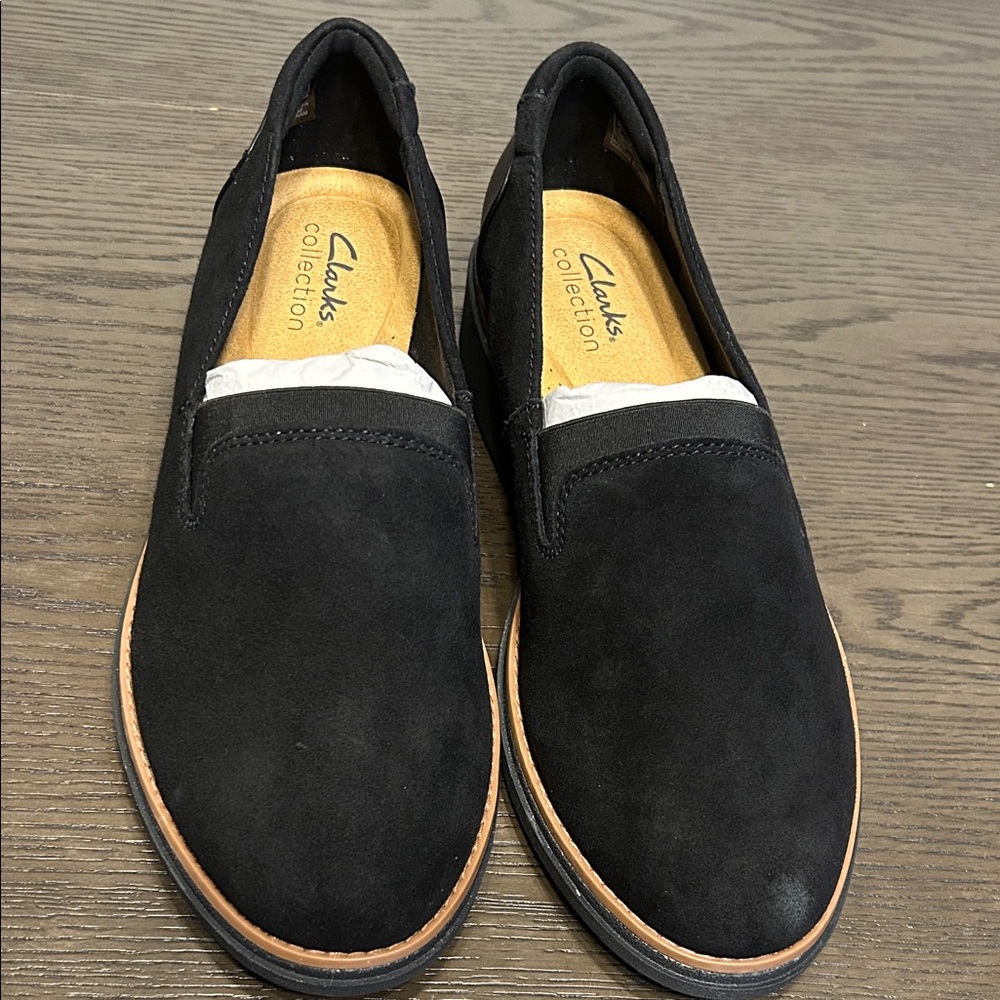 Clarks Womens Black Suede Slip-On Loafers